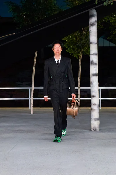 Look 101